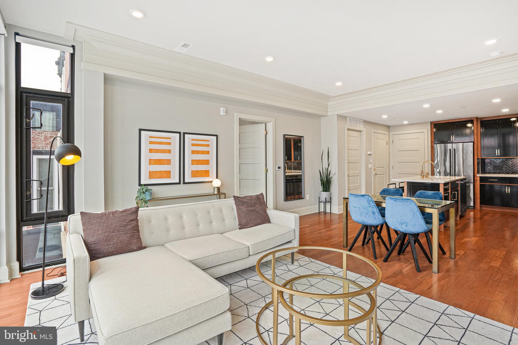 1301 H Street Northeast, Unit 1 Washington, DC 20002 - Photo 9 of 39 9 ft ceilings with deep and detailed crown molding
