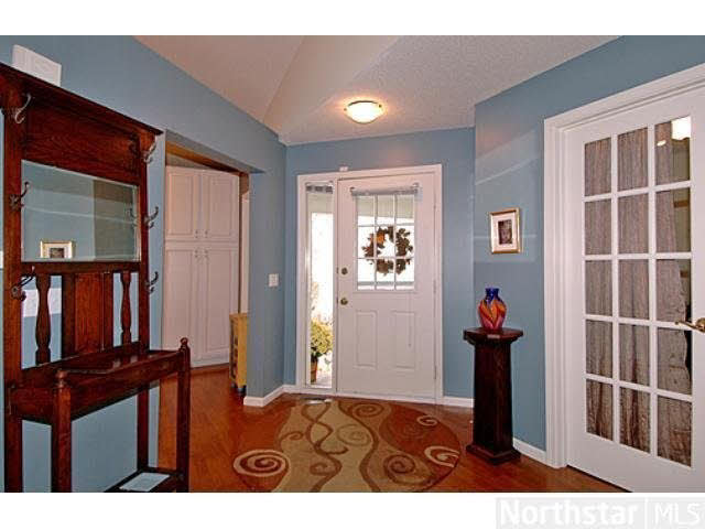 813 Trails End Road Eagan, MN 55123 - Photo 4 of 18