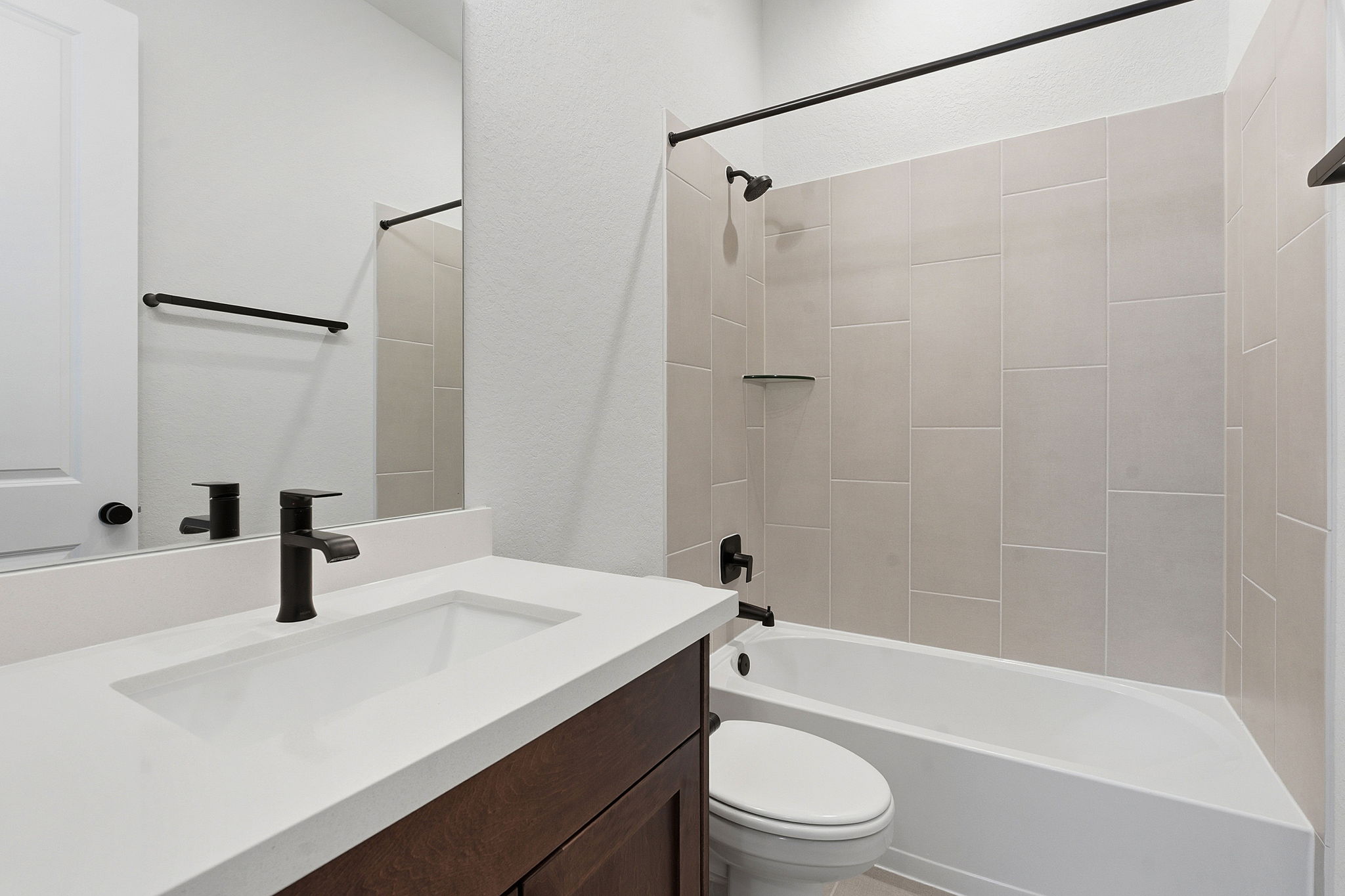 276 Prickly Poppy Loop Kyle, TX 78640 - Photo 35 of 38 Full bath with vanity and shower / tub combination