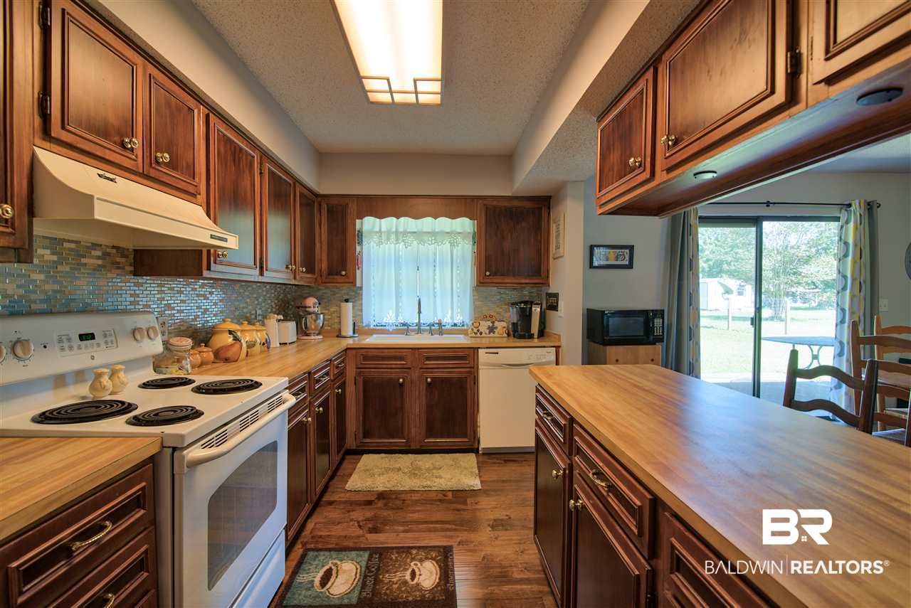 7450 Oak Drive Foley, AL 36535 - Photo 12 of 31 Storage Space