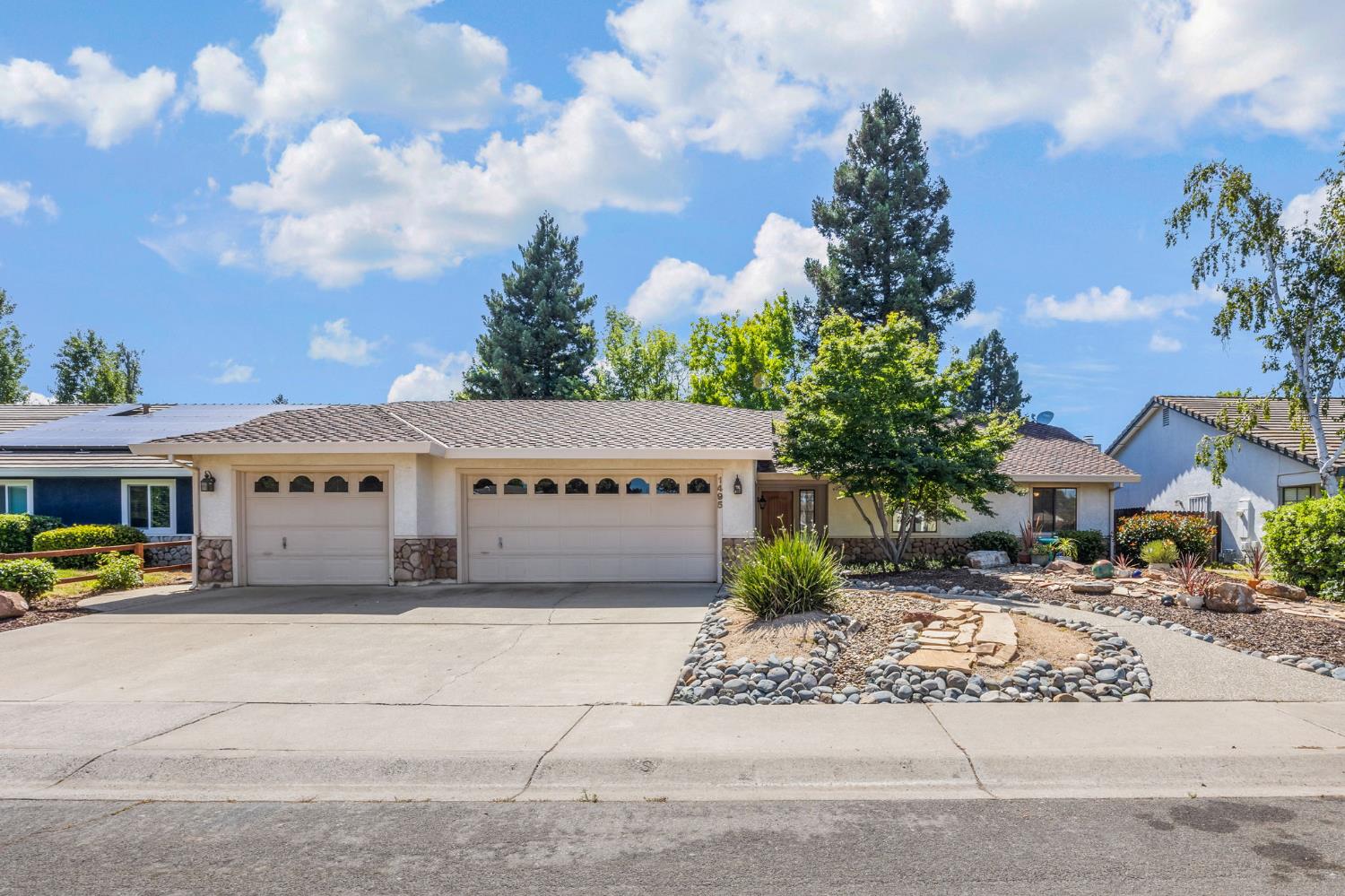1495 Portola Valley Road Yuba City, CA 95993 - Photo 5 of 43