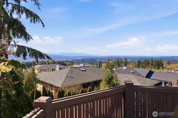 $2,988,000 | 2734 Northeast Daphne Street, Issaquah, WA 98029
