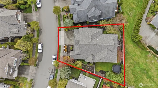 $2,988,000 | 2734 Northeast Daphne Street, Issaquah, WA 98029