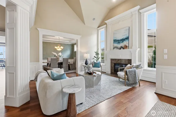 $2,988,000 | 2734 Northeast Daphne Street, Issaquah, WA 98029