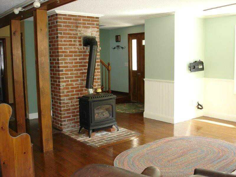 1248 Pond Road Sidney, ME 04330 - Photo 6 of 16 Living Room.