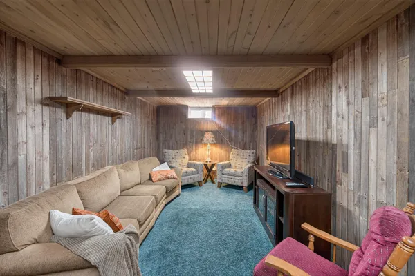 $595,000 | 1569 Co Hwy A, Farmington, WI 53090