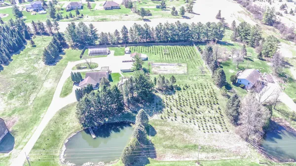 $595,000 | 1569 Co Hwy A, Farmington, WI 53090