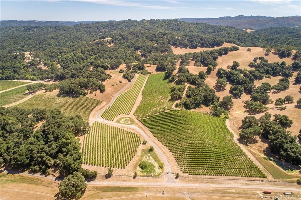 8470 Vineyard Ranch Way Paso Robles, CA 93446 - Photo 2 of 56