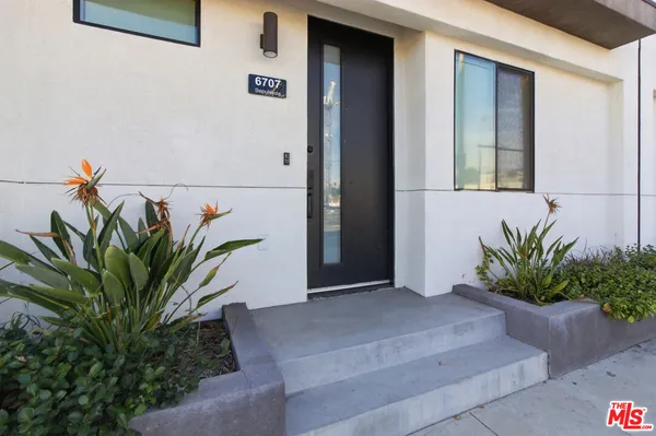 $917,000 | 6707 North Sepulveda Boulevard, Van Nuys, CA 91406