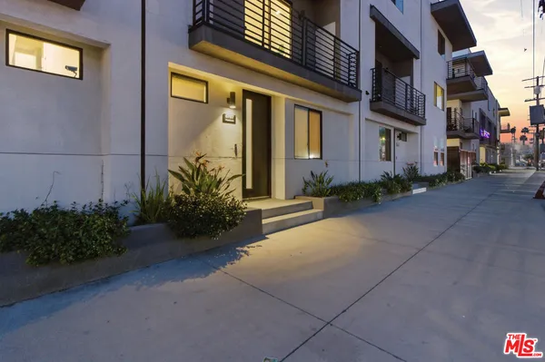 $917,000 | 6707 North Sepulveda Boulevard, Van Nuys, CA 91406