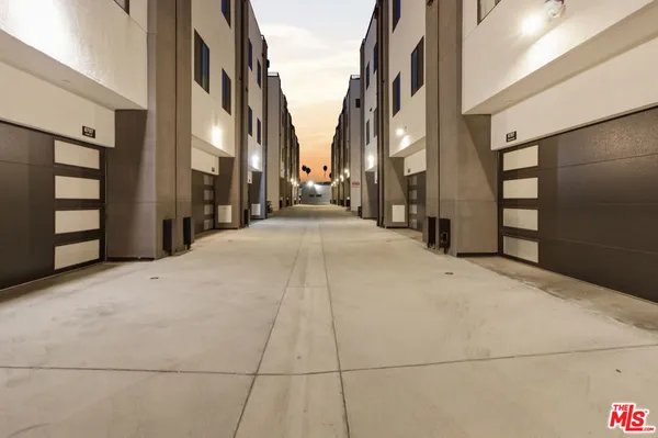 $917,000 | 6707 North Sepulveda Boulevard, Van Nuys, CA 91406