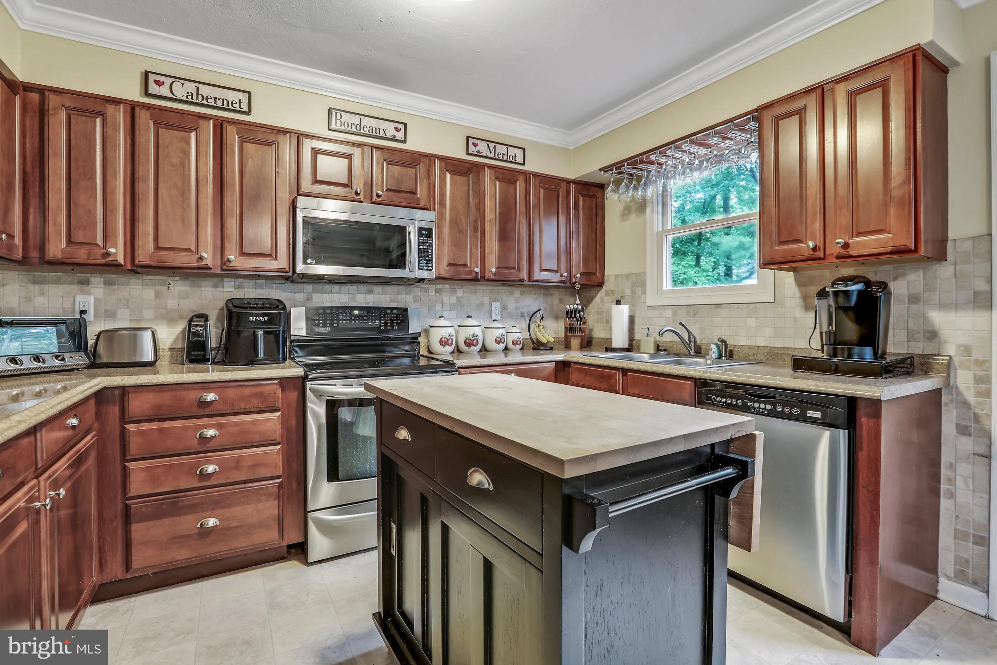 16 Sandy Run Road Yardley, PA 19067 - Photo 9 of 28 Gallery Image 9