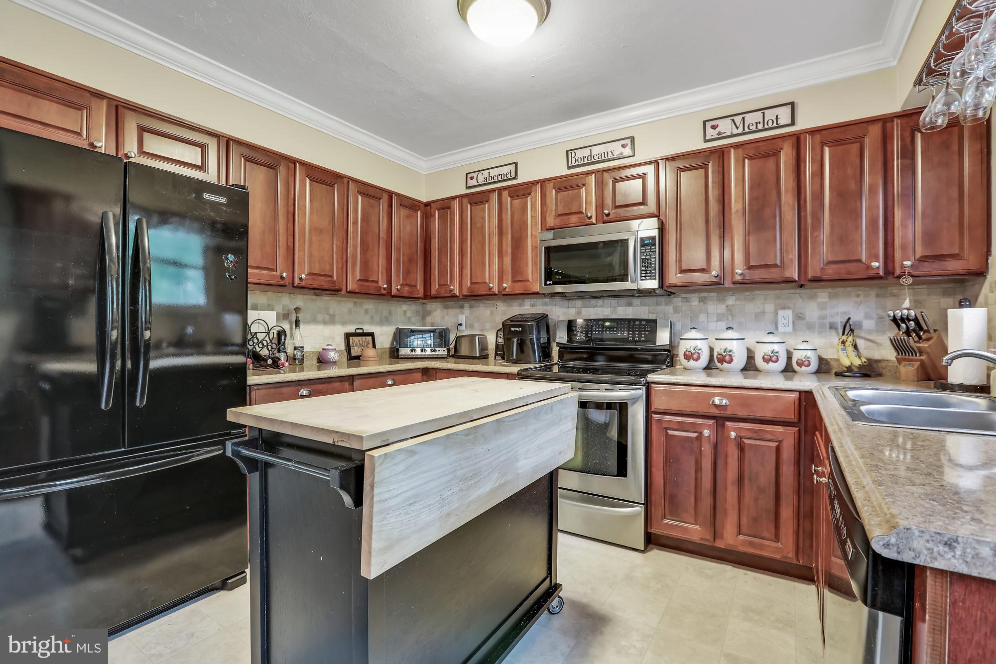 16 Sandy Run Road Yardley, PA 19067 - Photo 10 of 28 Gallery Image 10