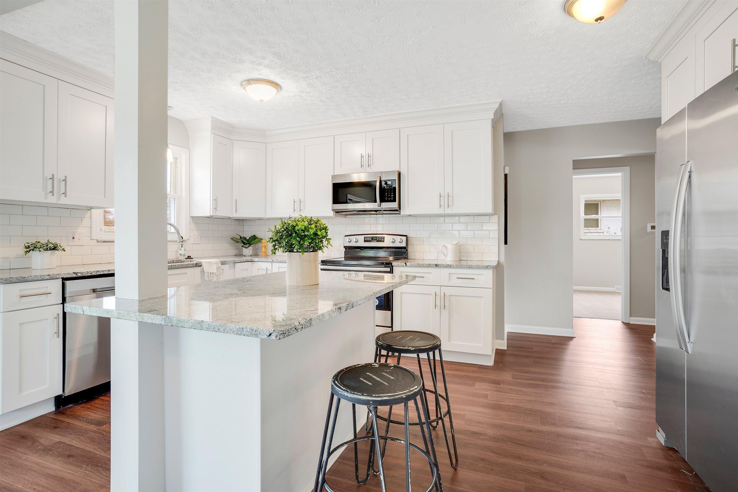 1823 Woodcrest Road Columbus, OH 43232 - Photo 12 of 40 Gallery Image 12