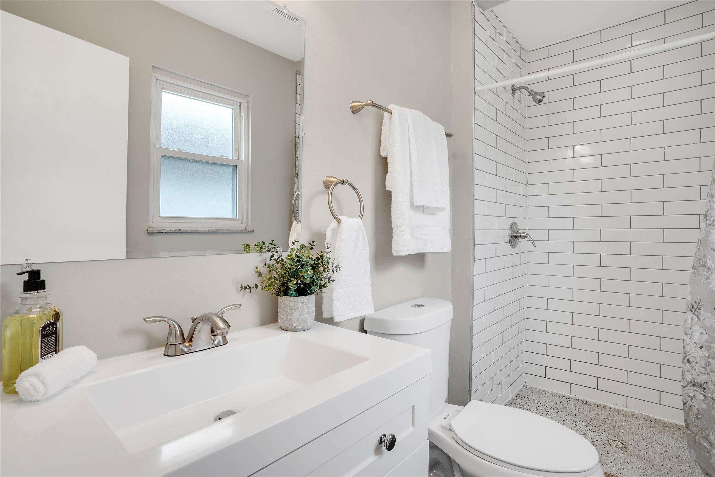 1823 Woodcrest Road Columbus, OH 43232 - Photo 21 of 40 Gallery Image 21