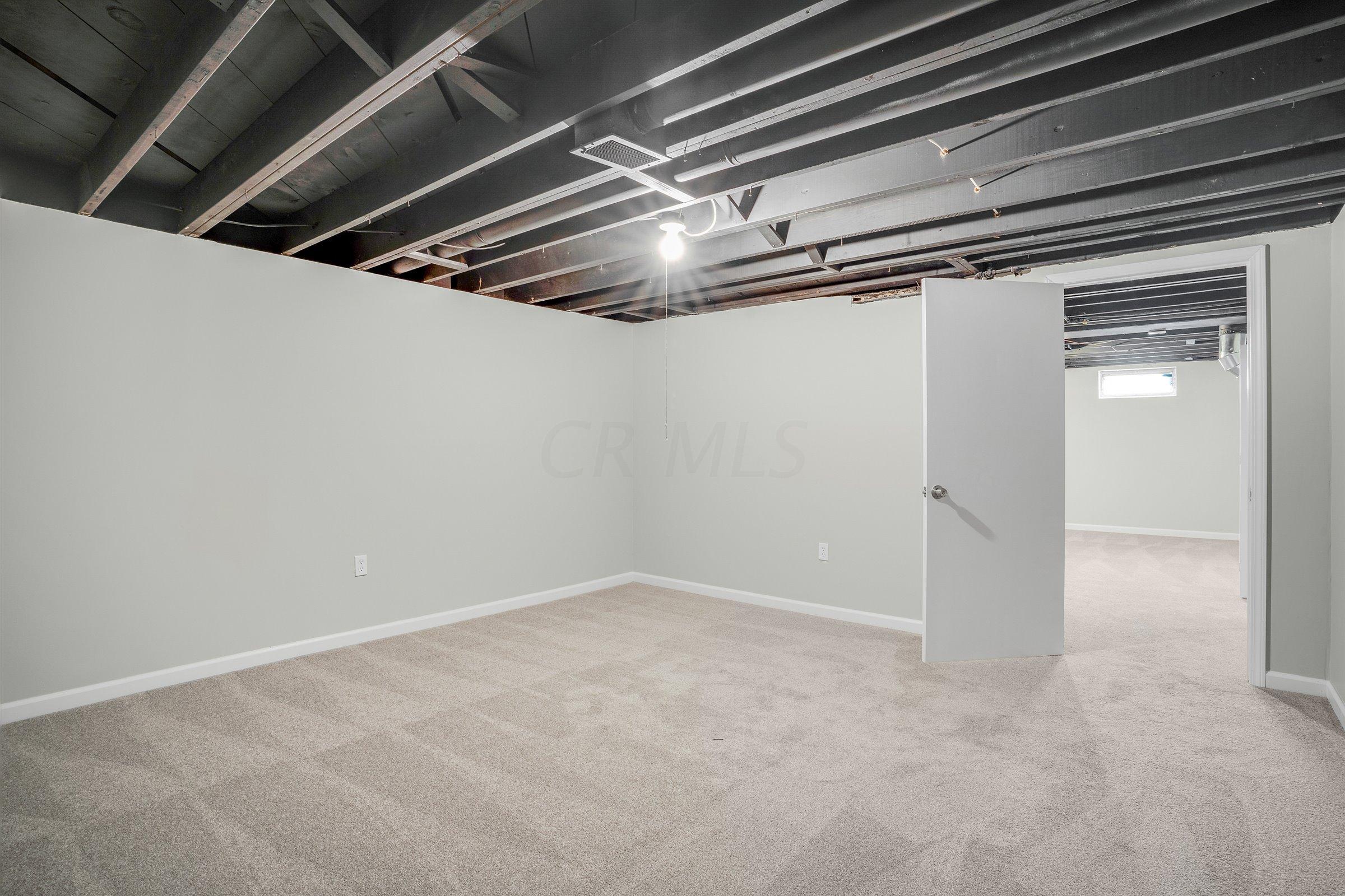 1823 Woodcrest Road Columbus, OH 43232 - Photo 32 of 40 Gallery Image 32