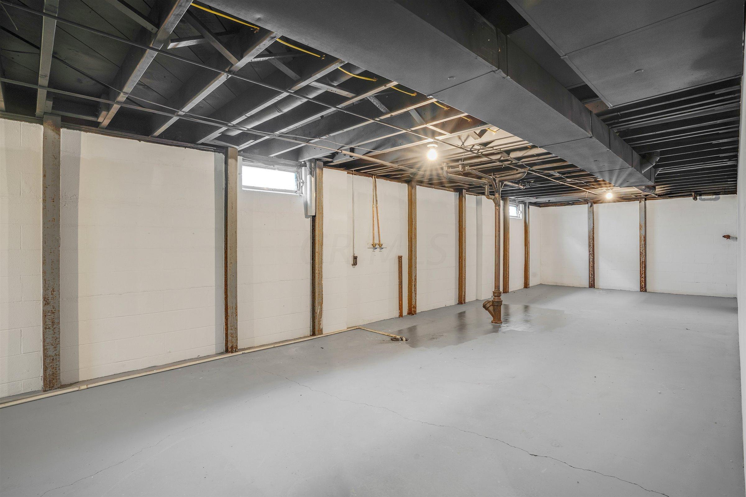 1823 Woodcrest Road Columbus, OH 43232 - Photo 33 of 40 Gallery Image 33