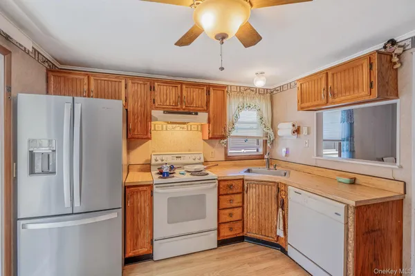 $139,999 | 191 Village Circle West, Manorville, NY 11949