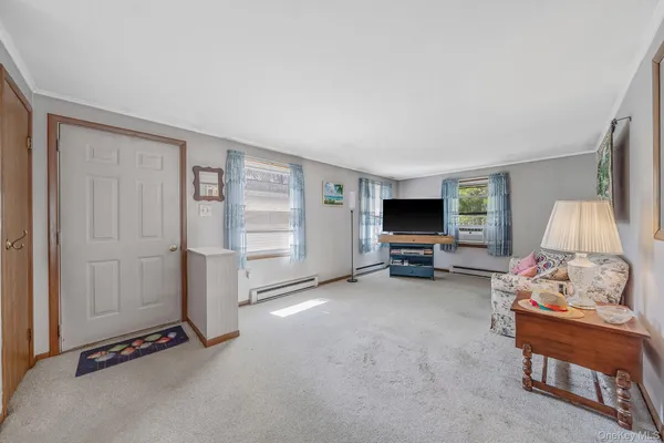 $139,999 | 191 Village Circle West, Manorville, NY 11949