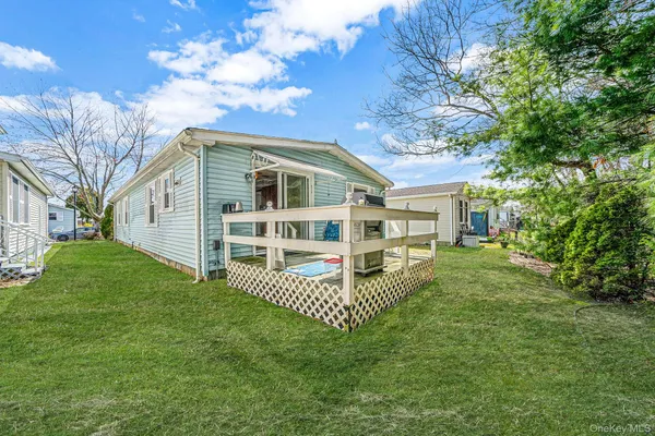 $139,999 | 191 Village Circle West, Manorville, NY 11949