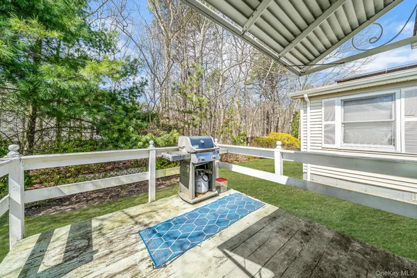 $139,999 | 191 Village Circle West, Manorville, NY 11949