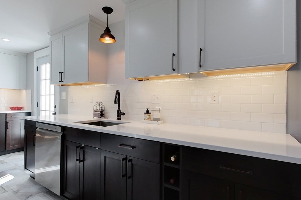 33 Lowell Road Pepperell, MA 01463 - Photo 3 of 42 Gallery Image 3
