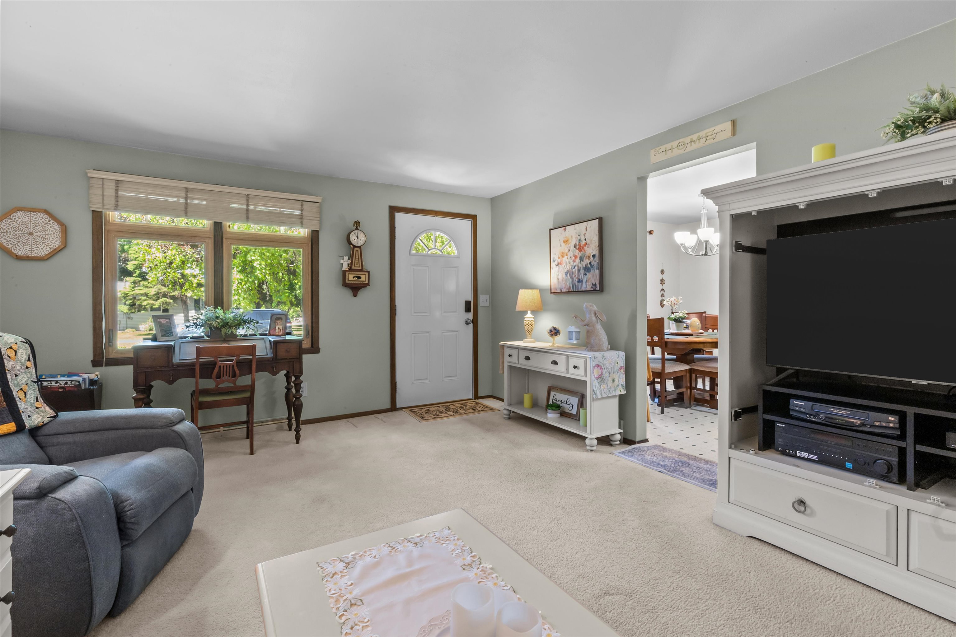 2416 North Elinor Street Appleton, WI 54914 - Photo 4 of 31