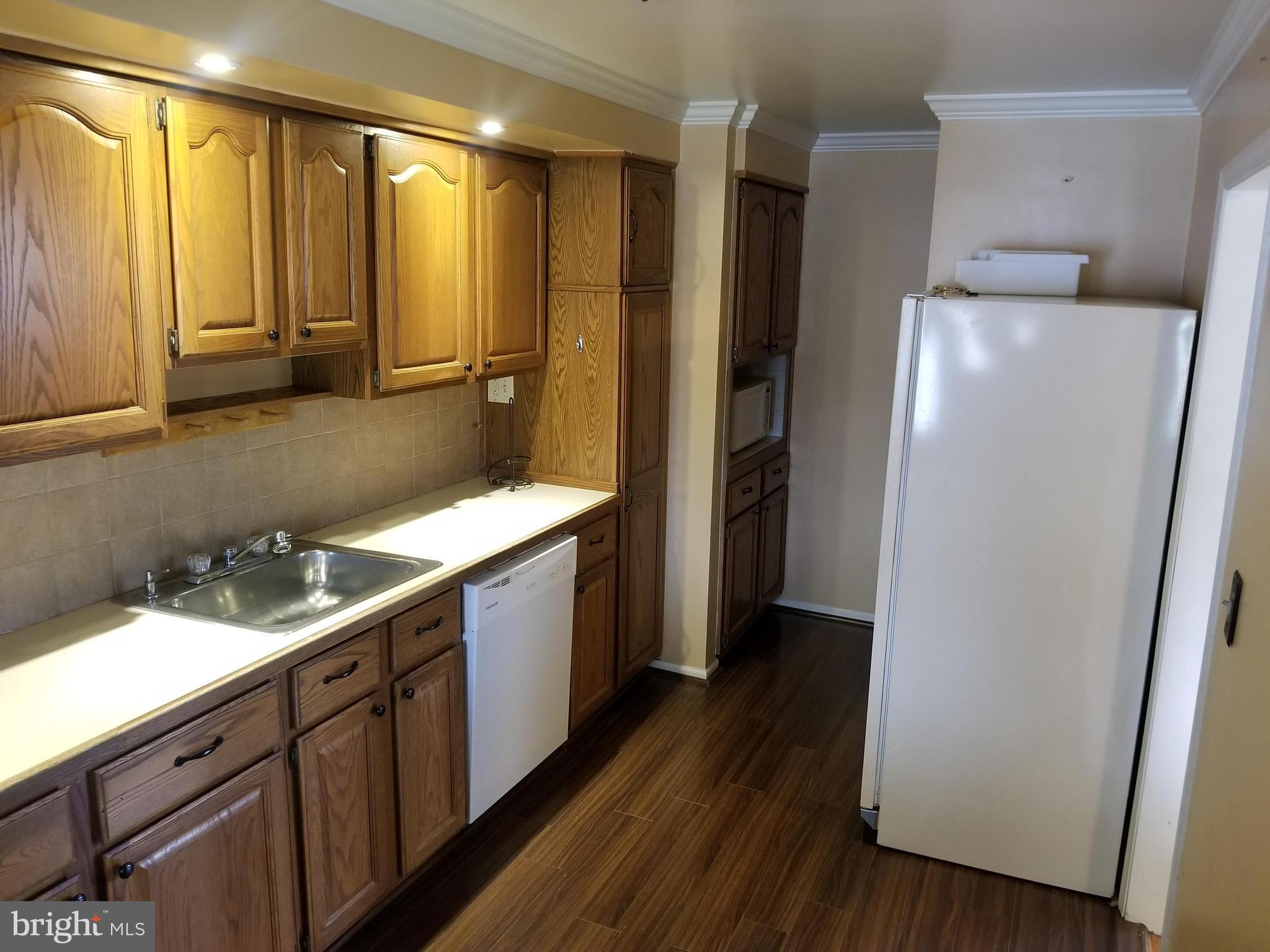 1713 Melbourne Road Baltimore, MD 21222 - Photo 8 of 28