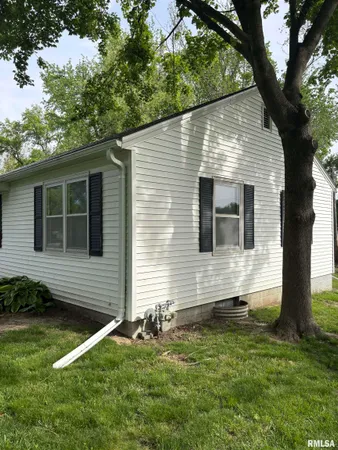 $119,000 | 303 Laurel Drive, Jacksonville, IL 62650