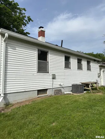 $119,000 | 303 Laurel Drive, Jacksonville, IL 62650