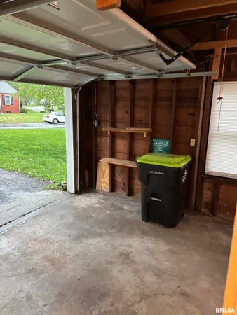 $119,000 | 303 Laurel Drive, Jacksonville, IL 62650