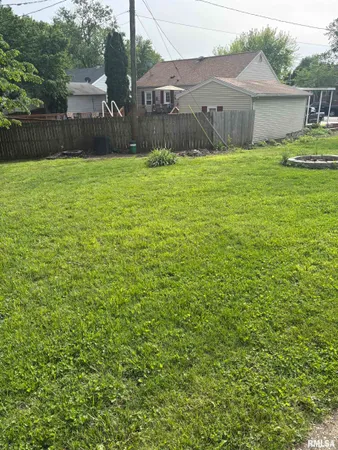 $119,000 | 303 Laurel Drive, Jacksonville, IL 62650