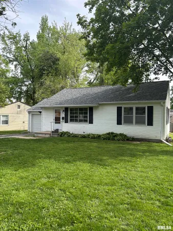 $119,000 | 303 Laurel Drive, Jacksonville, IL 62650