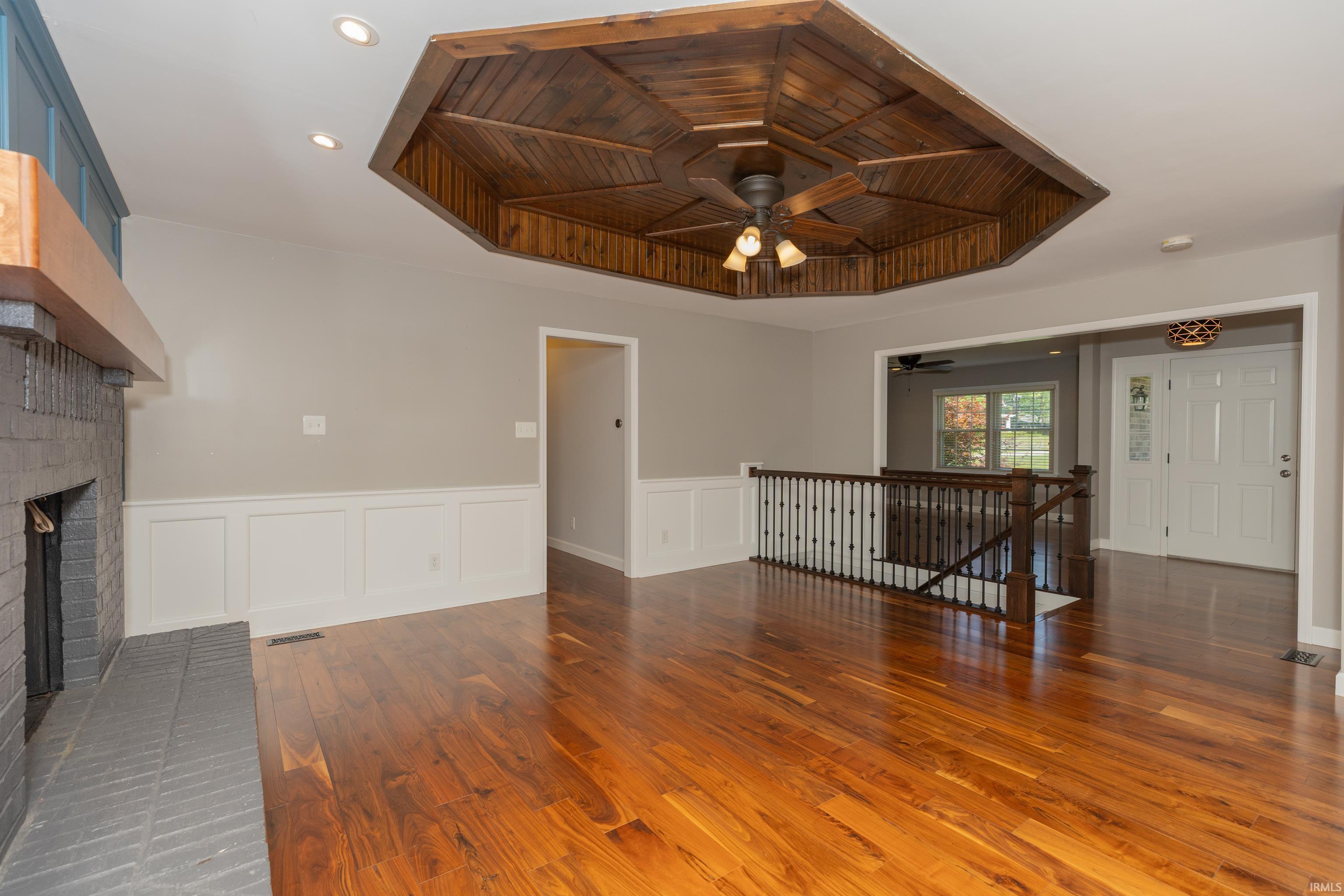 201 East Mt Pleasant Road Evansville, IN 47711 - Photo 2 of 35