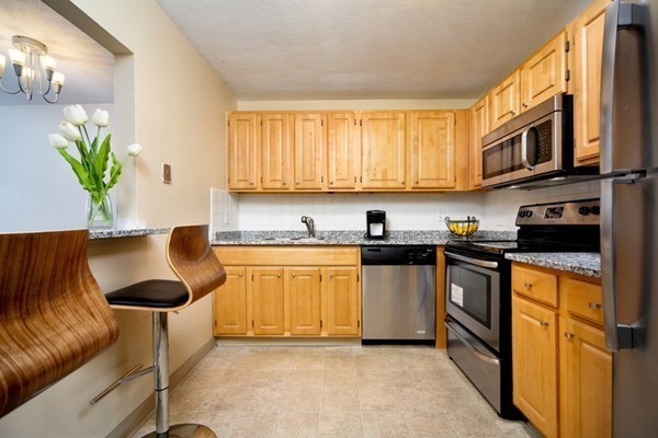 32 Whites Avenue, Unit D33 Watertown, MA 02472 - Photo 3 of 5