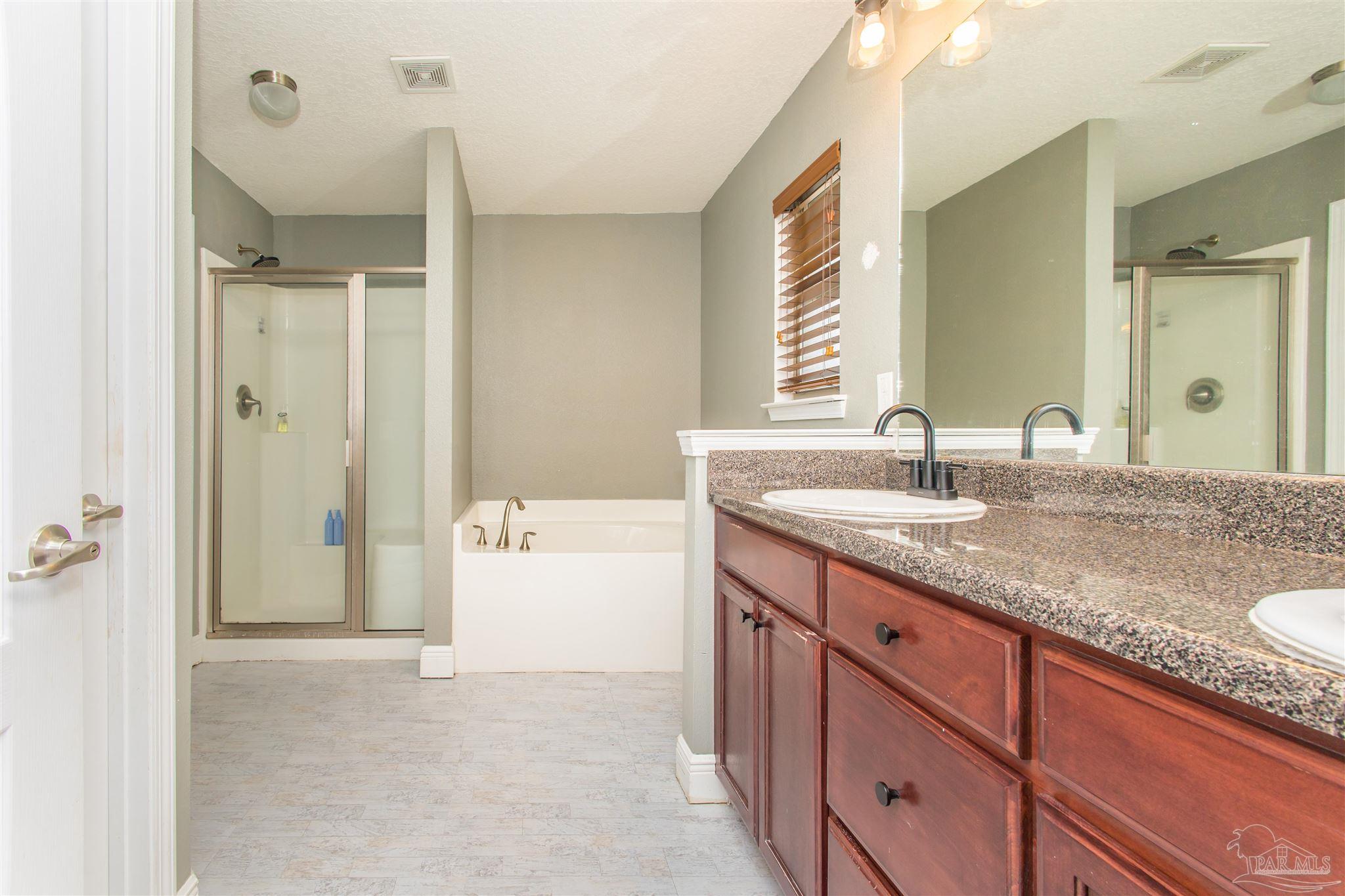 3384 Wasatch Range Loop Pensacola, FL 32526 - Photo 32 of 43 Gallery Image 32