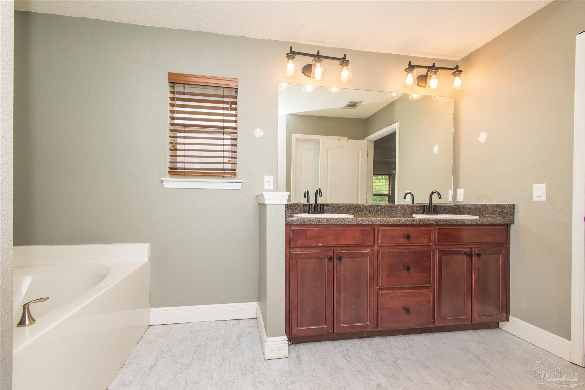 3384 Wasatch Range Loop Pensacola, FL 32526 - Photo 33 of 43 Gallery Image 33
