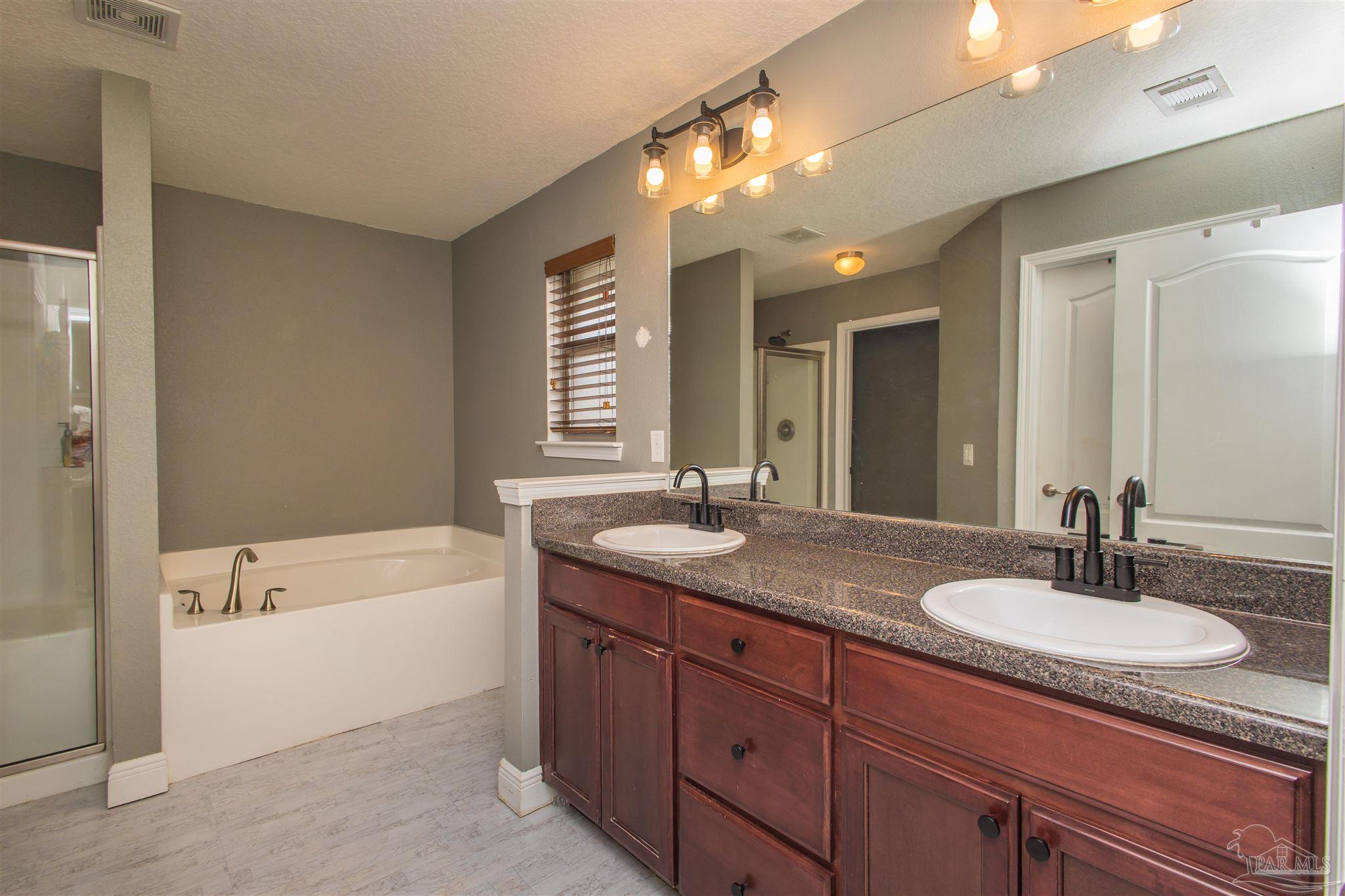 3384 Wasatch Range Loop Pensacola, FL 32526 - Photo 36 of 43 Gallery Image 36