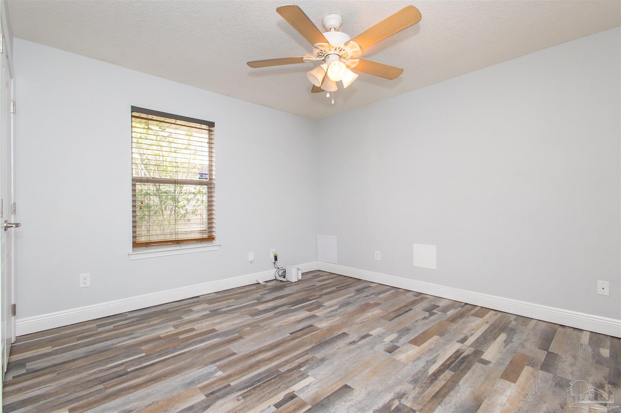 3384 Wasatch Range Loop Pensacola, FL 32526 - Photo 4 of 43 Gallery Image 4