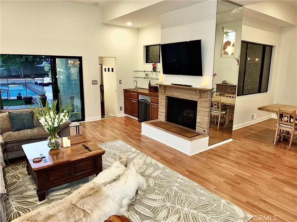 341 S Meadows Manhattan Beach, CA 90266 - Photo 3 of 52