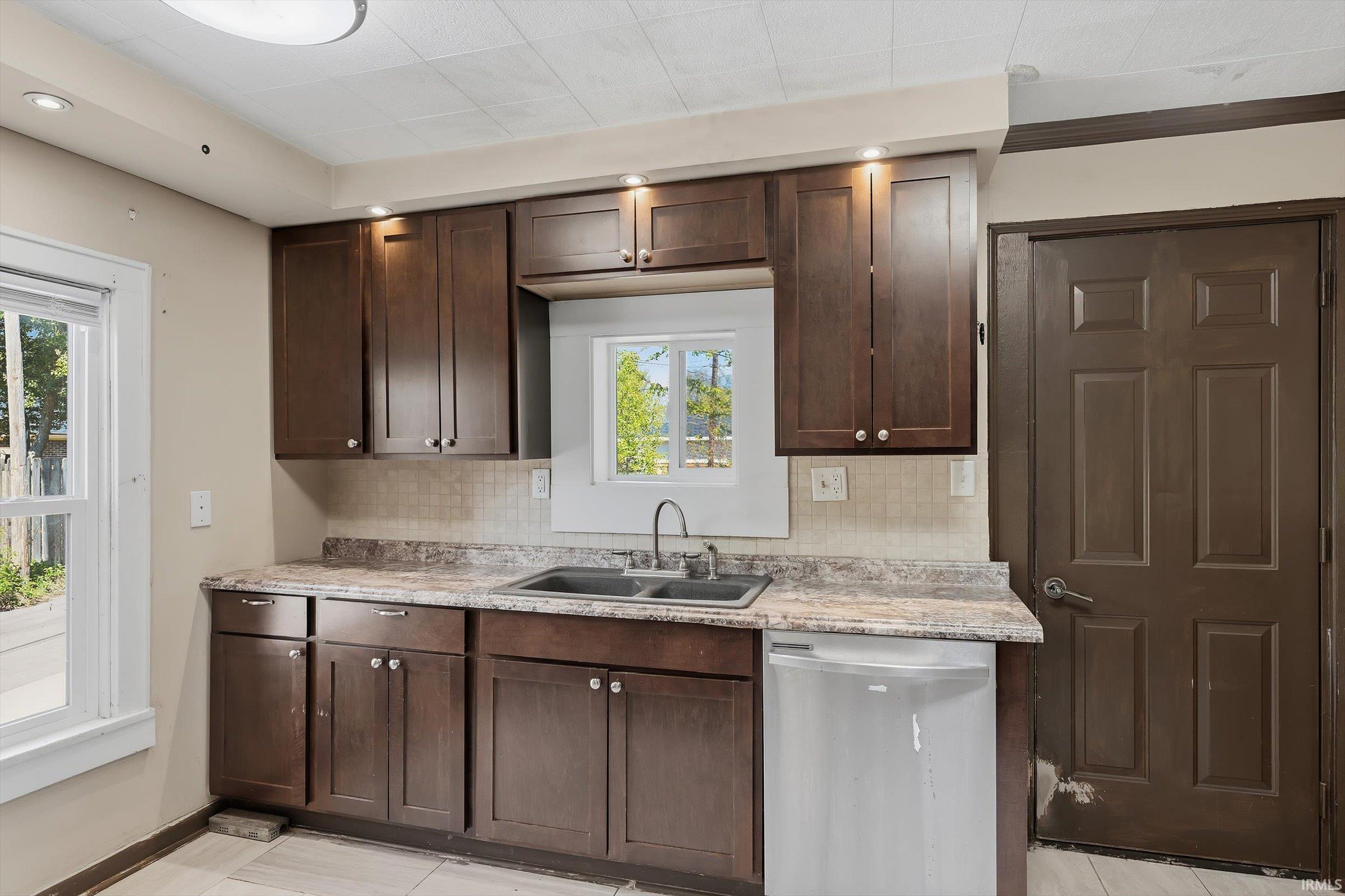 112 Crescent Street Elkhart, IN 46516 - Photo 9 of 29