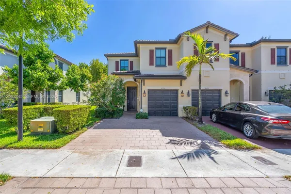 $550,000 | 10371 West 32nd Lane, Hialeah, FL 33018