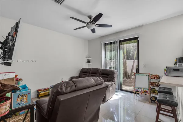 $550,000 | 10371 West 32nd Lane, Hialeah, FL 33018