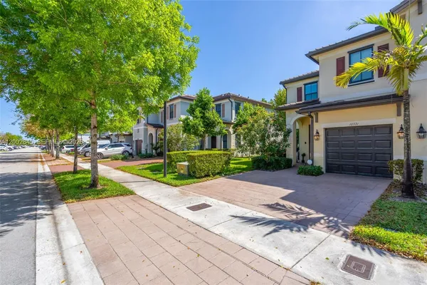 $550,000 | 10371 West 32nd Lane, Hialeah, FL 33018