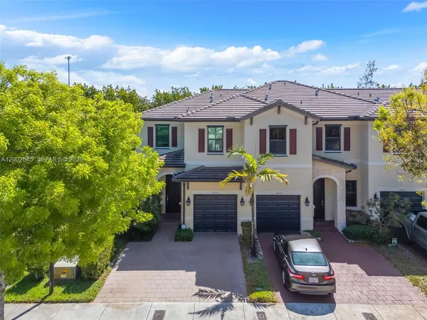 $550,000 | 10371 West 32nd Lane, Hialeah, FL 33018