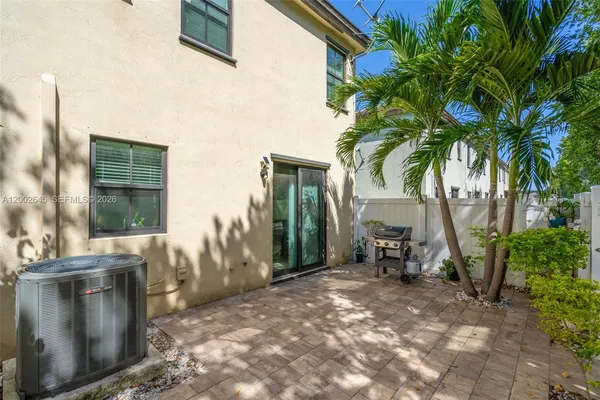 $550,000 | 10371 West 32nd Lane, Hialeah, FL 33018