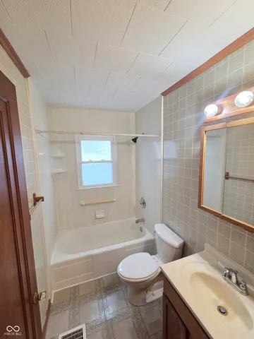 $115,000 | 2611 North 13th Street, Terre Haute, IN 47804