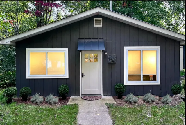 $174,900 | 121 Henderson Place, Cadillac, MI 49601