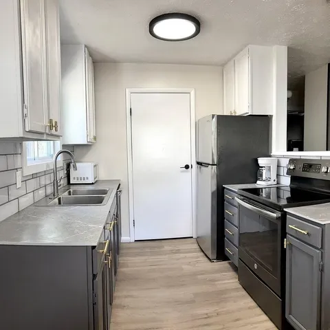 $174,900 | 121 Henderson Place, Cadillac, MI 49601