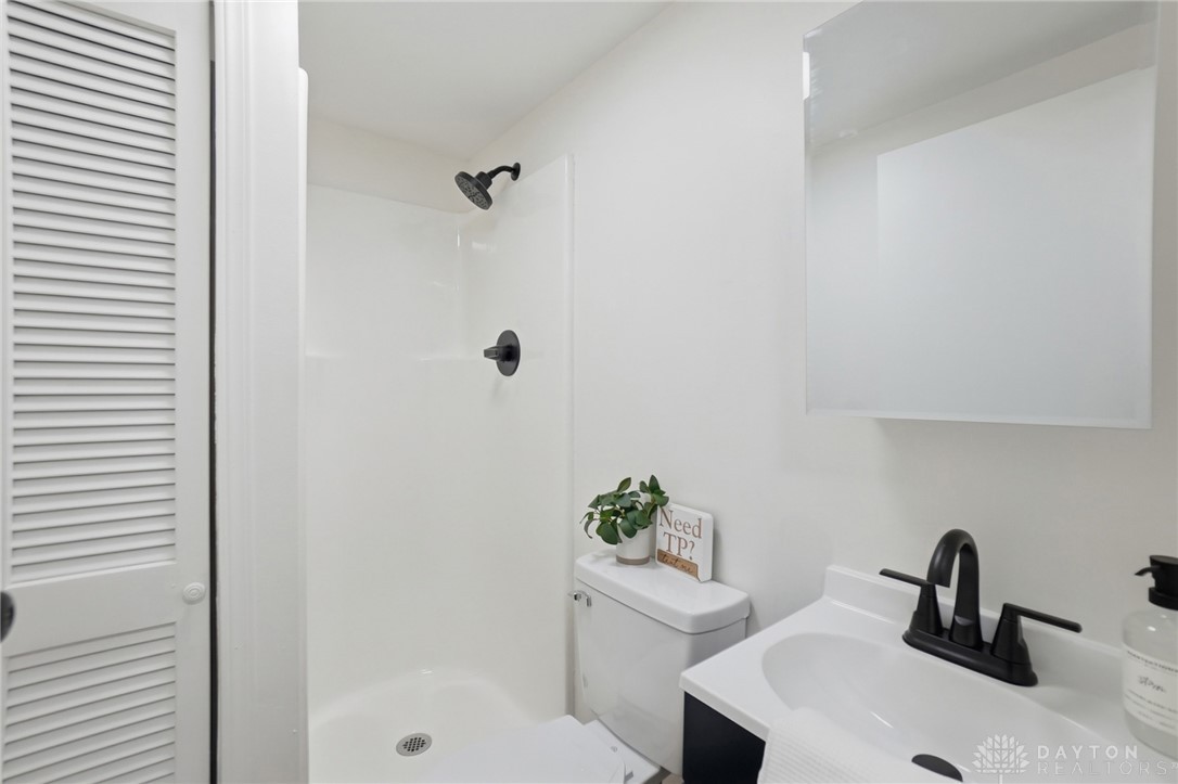 1628 Yorkshire Court Springfield, OH 45503 - Photo 33 of 47 This clean and bright bathroom offers essential comfort and modern fixtures.